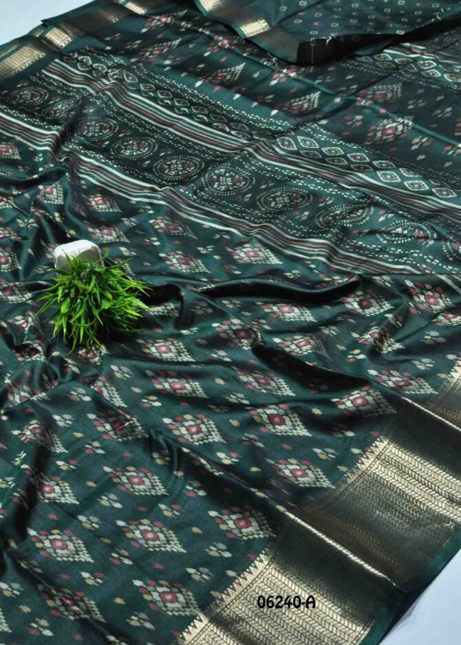 Vaigai - 06240-A   Bottle Green Color Dola Silk Saree CM1228303 (RR3D)