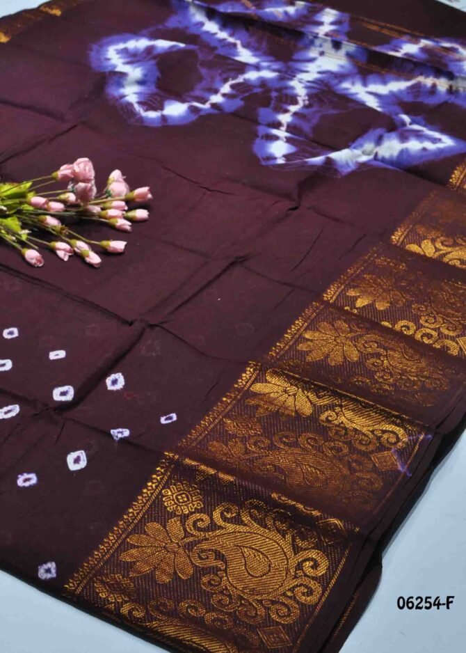 Yuveshni - 06254-F  Dark Purple Color Madurai Chungudi Cotton Saree CM1229993 [RR4C]