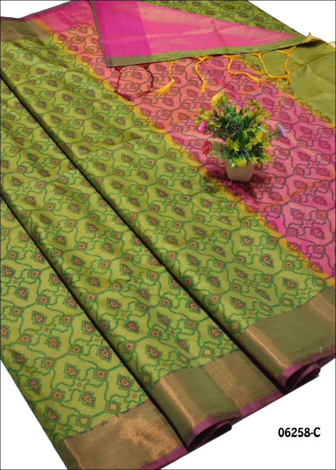 Aruvimozhi - 06258-C  Cactus Green Color Traditional Wear Semi Soft Silk Saree CM1226837 (RR4D)