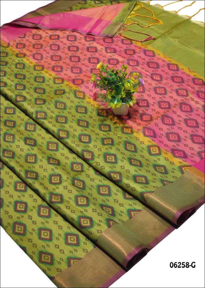 Aruvimozhi - 06258-G  Tea Green Color Traditional Wear Semi Soft Silk Saree CM1226837 (RR4D)