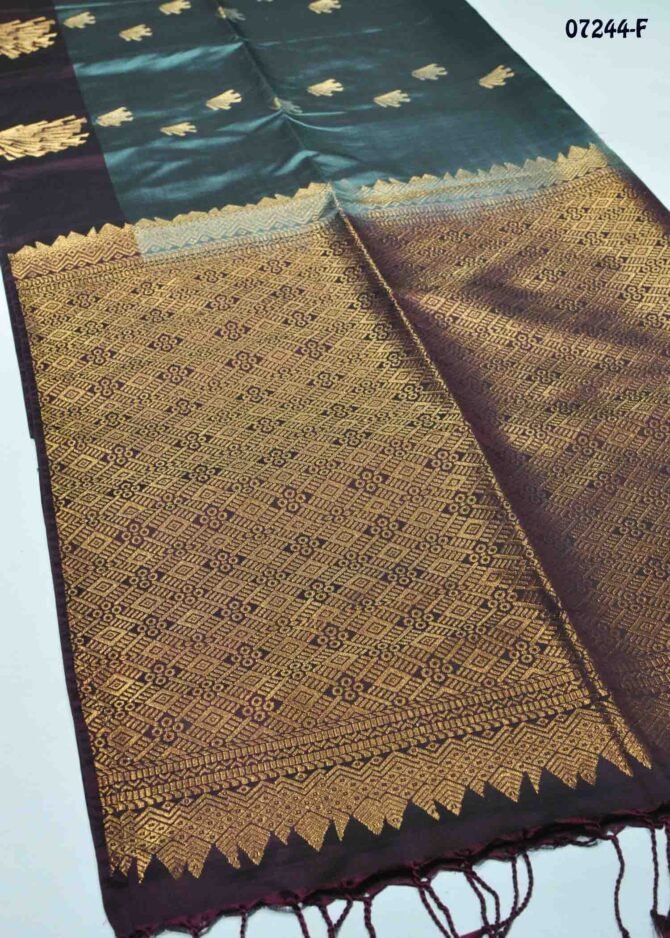 Kishaanika -07244-F  Oxford Green Color Traditonal Look Semi-Soft Silk Saree CM1250147 (LR3D)