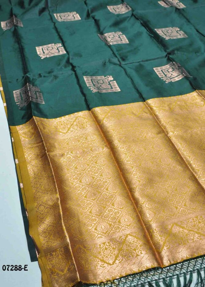 SriVidhya - 07288-E   Bottle Green Color Grand Look Banarasi Saree CM1248025 (LR2C)