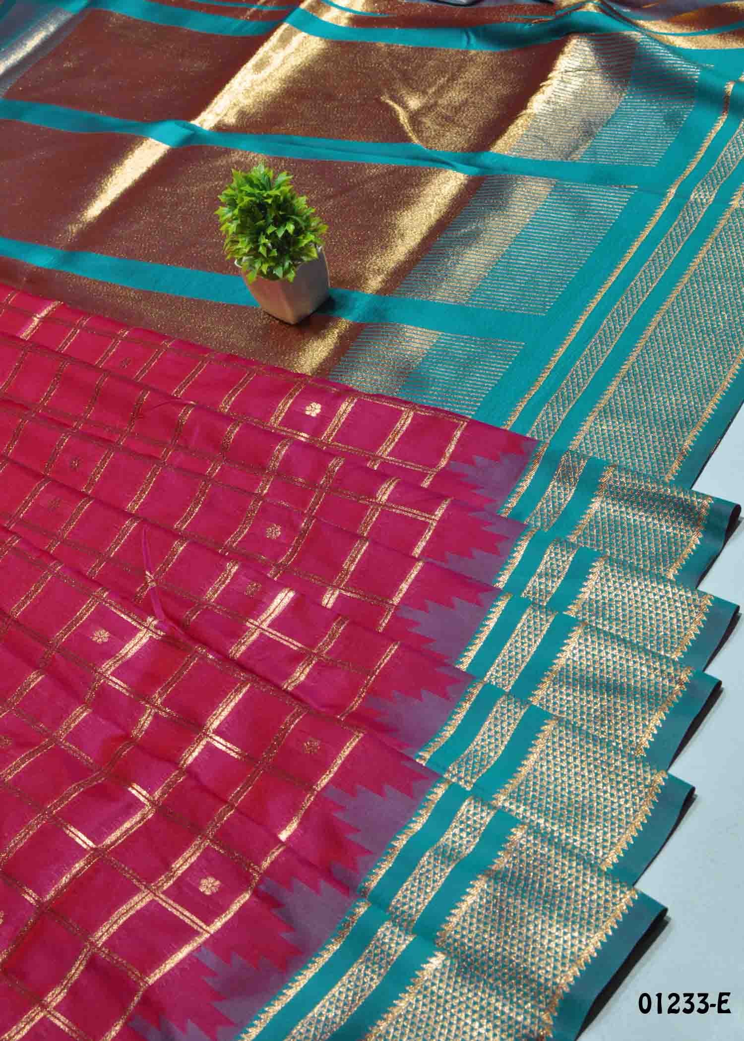 Eganthika - 01233-E DarkPink Color Excellent Traditional Checked Banaras Saree CM1340138 (RR1B)