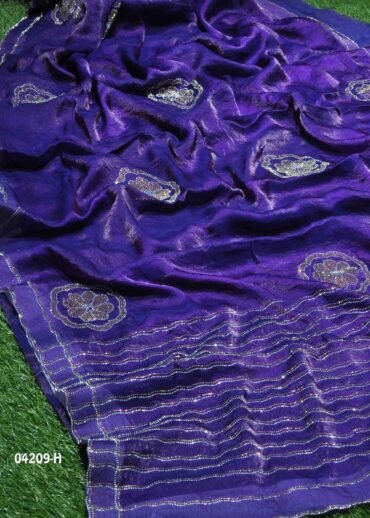 Nithyakalyani -04209-H  Violet Color Trendy Soft Silk Saree CM1386862