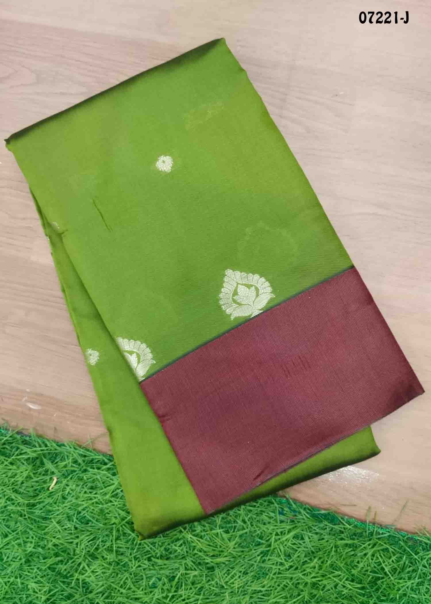 Charumathy - 07221-J Green Color Excellent Lichi Silk Saree CM1432008 (LR2E)