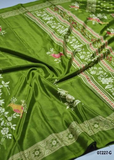 Azhagi - 07227-G  OliveGreen Color Trendy Crepe Saree CM1426673 (LR4B)