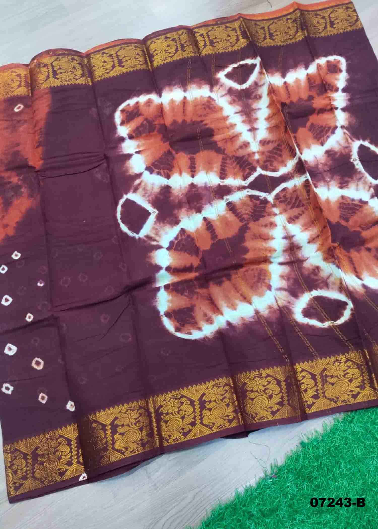 Dhara - 07243-B Brown Color Excellent Madurai Chungudi Cotton CM1437060 (RR1D)