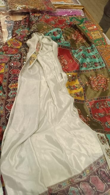 masakali 680-A WHITE COLOUR HALF AND HALF STYLE MASAKALI SAREE CM1428302